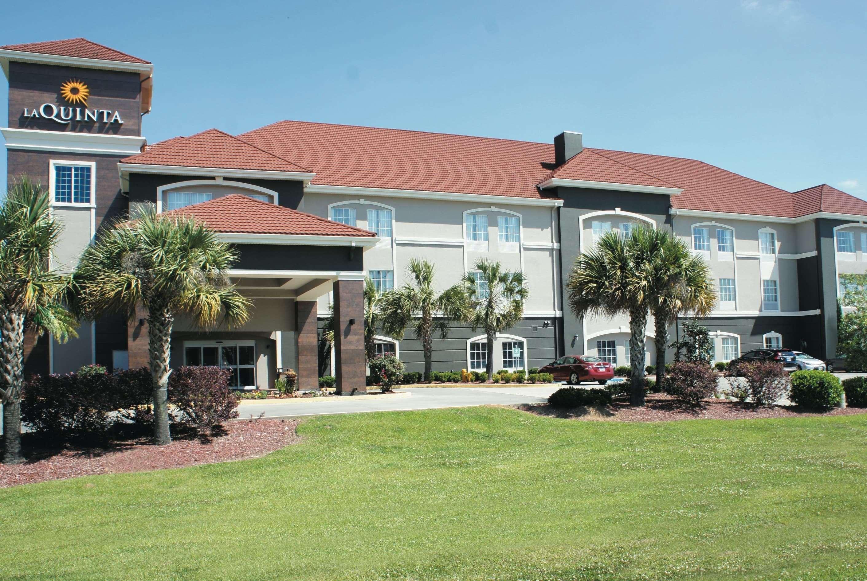 La Quinta By Wyndham Baton Rouge Denham Springs Hotel Exterior photo