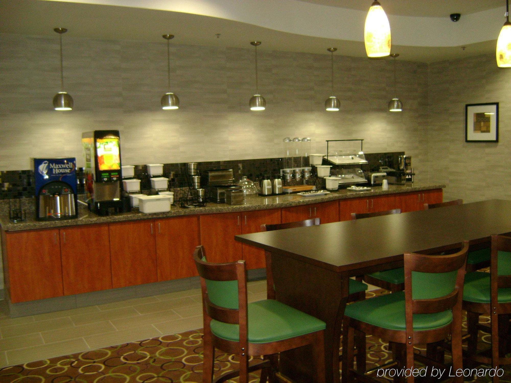 La Quinta By Wyndham Baton Rouge Denham Springs Hotel Restaurant photo