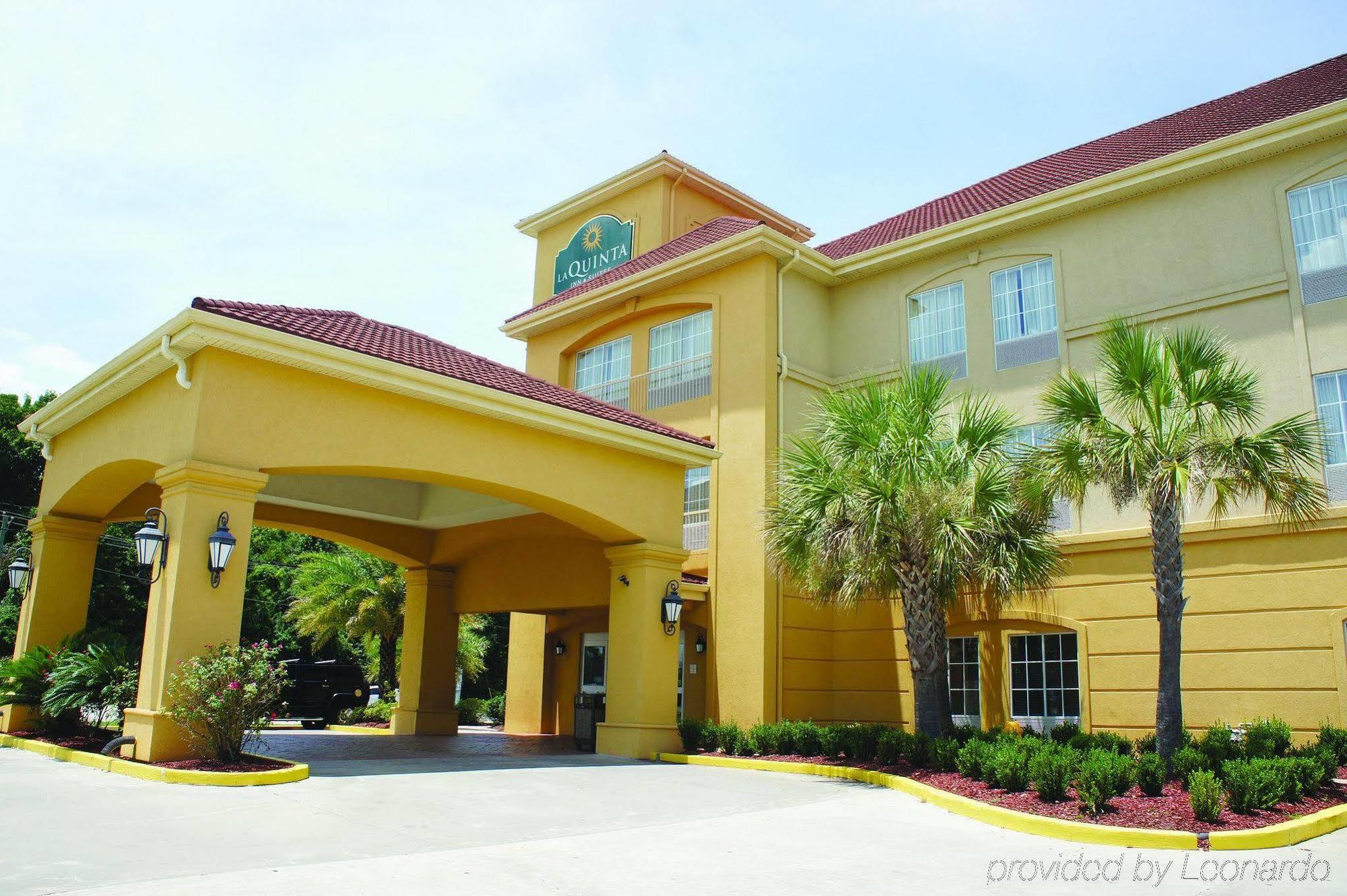 La Quinta By Wyndham Baton Rouge Denham Springs Hotel Exterior photo